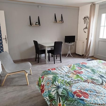 Le Cheval Blanc Hotel Carrouges Kültér fotó