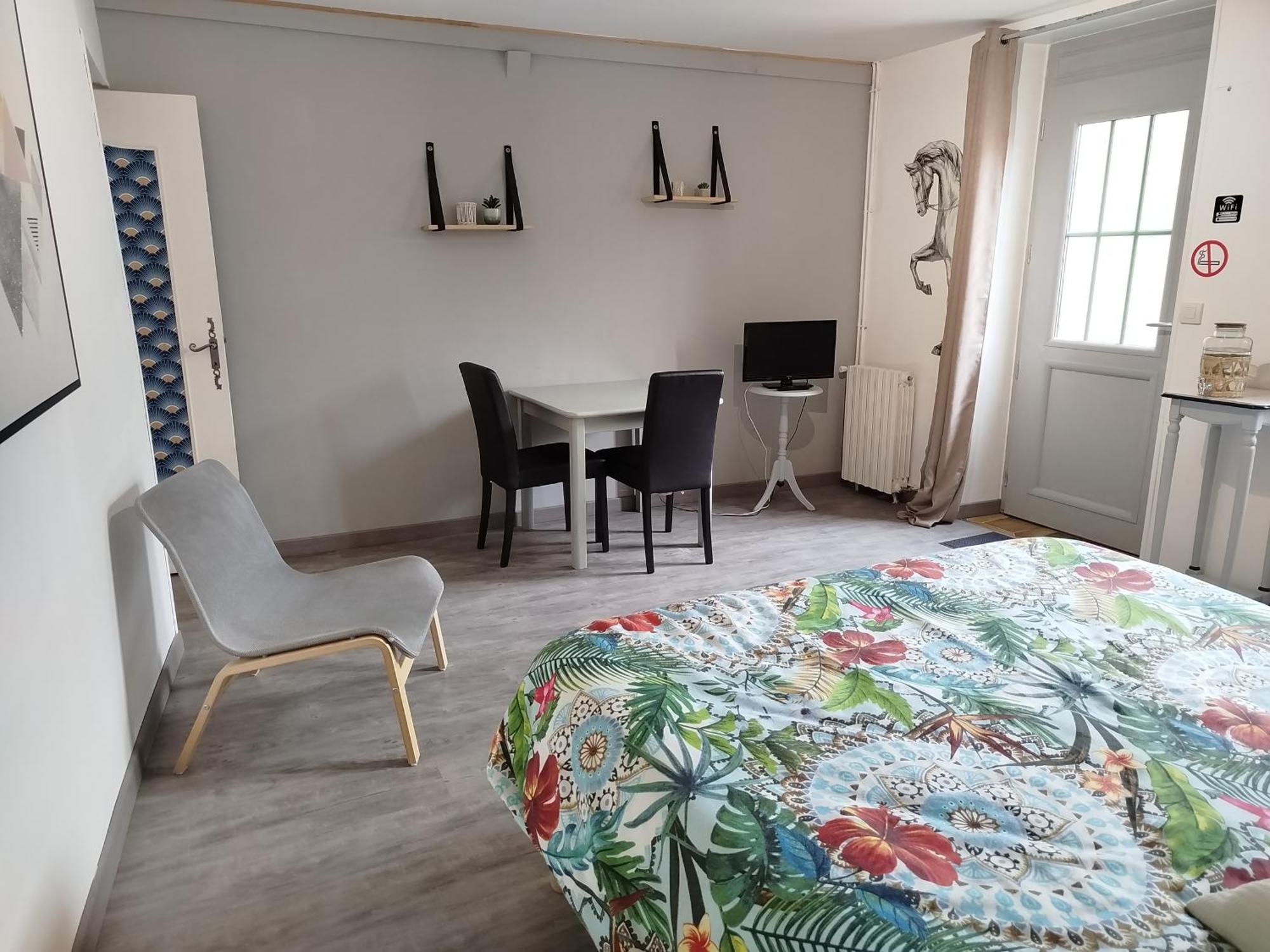 Le Cheval Blanc Hotel Carrouges Kültér fotó